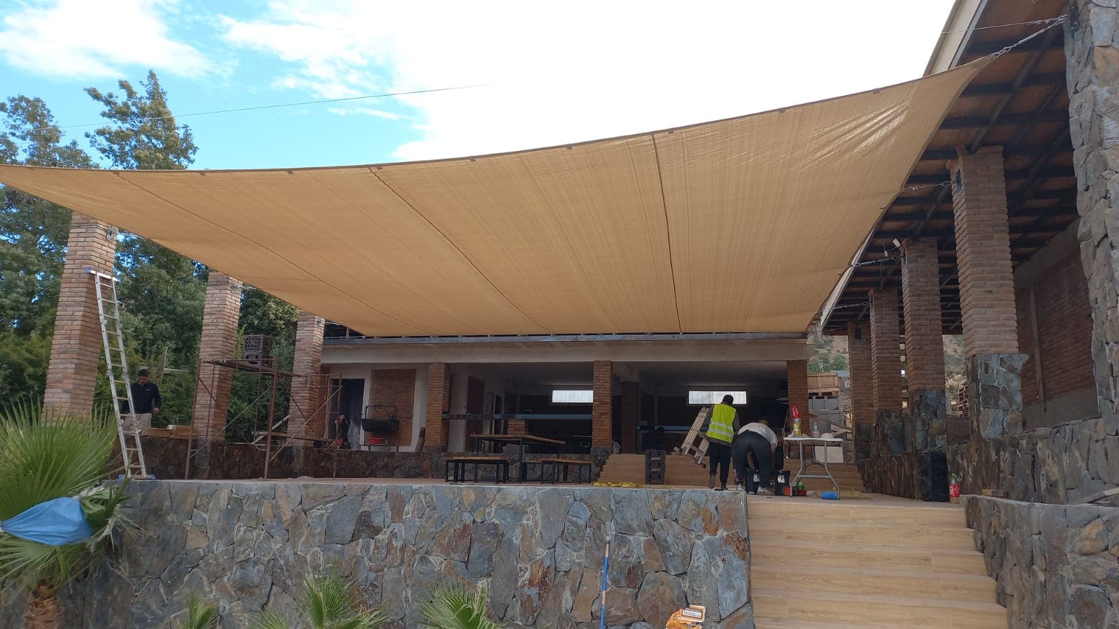 Malla sombra, cortinas y carpas 2
